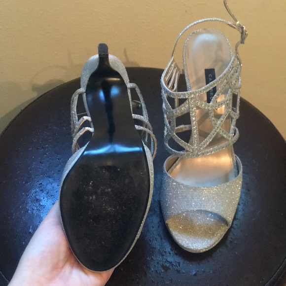 Sparkling Silver Heels size 9 - Picture 2 of 8